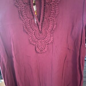 Daniel Rainn XL burgundy top with crochet lace in front and back